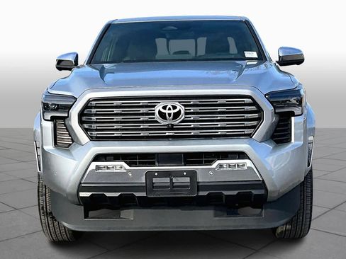 Used 2024 Toyota Tacoma Limited image 4