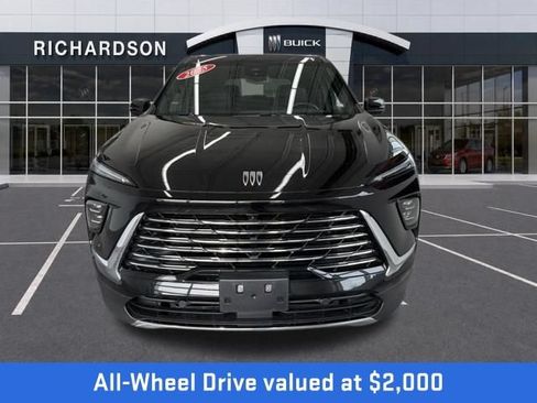 Used 2025 Buick Enclave Preferred AWD/4WD image 2