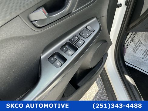 Used 2021 Hyundai Kona SEL image 23