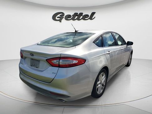 Used 2016 Ford Fusion SE FWD image 4
