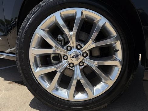 Used 2019 Ford Expedition Platinum AWD/4WD image 10