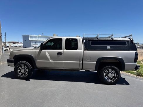 Used 2005 Chevrolet Silverado 2500 LS AWD/4WD image 6