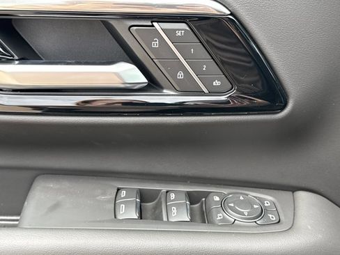 New 2026 Chevrolet Suburban Premier AWD/4WD image 20