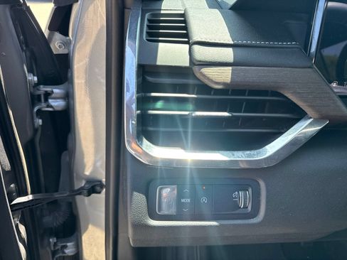 Used 2024 GMC Acadia Denali FWD image 21