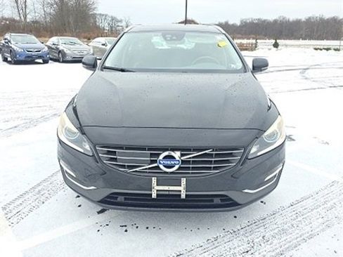 Used 2015 Volvo V60 T5 Platinum image 2
