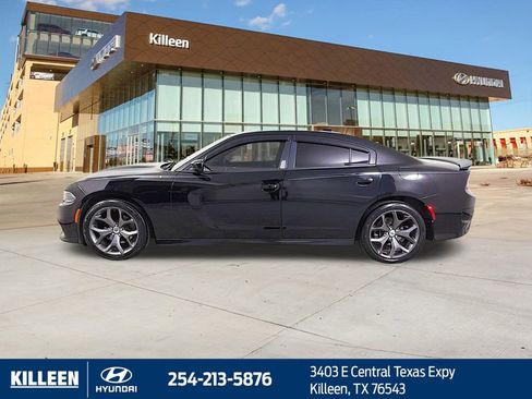 Used 2019 Dodge Charger GT RWD image 4