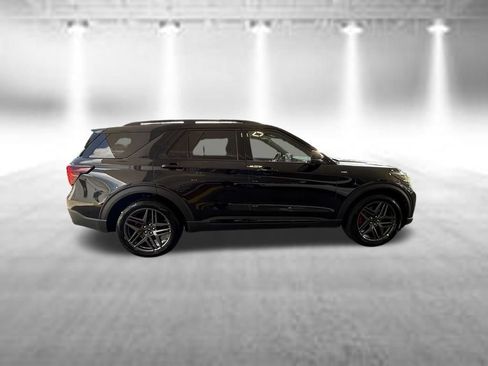 Used 2026 Ford Explorer ST-Line w/ ST-Line Street Pack RWD image 3