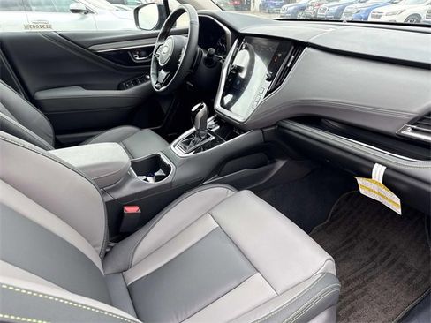Used 2025 Subaru Outback Onyx Edition image 18