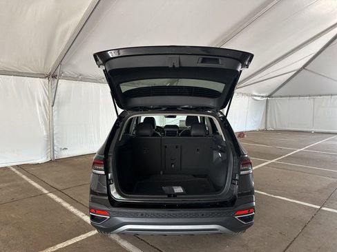 New 2026 Volkswagen Taos SE FWD image 13