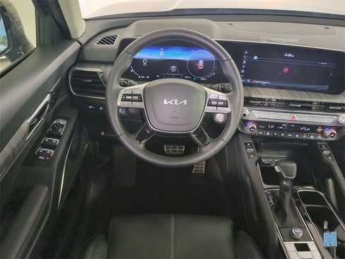 Used 2024 Kia Telluride SX w/ Towing Package image 20
