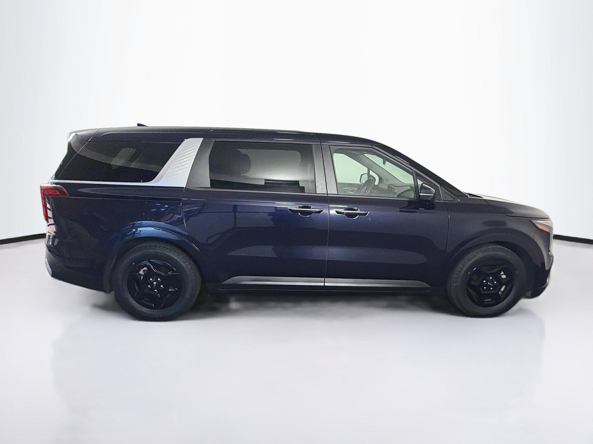 Used 2026 Kia Carnival FWD image 10