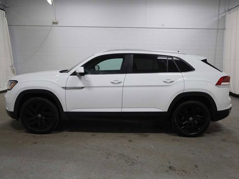 Used 2023 Volkswagen Atlas Cross Sport SE image 2