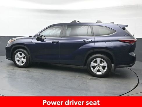 Used 2024 Toyota Highlander LE image 4