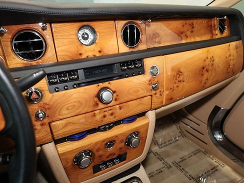 Used 2010 Rolls-Royce Phantom Coupe RWD image 26