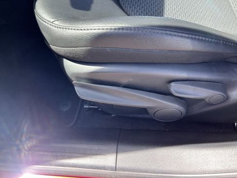 Used 2025 Jeep Compass Latitude image 12