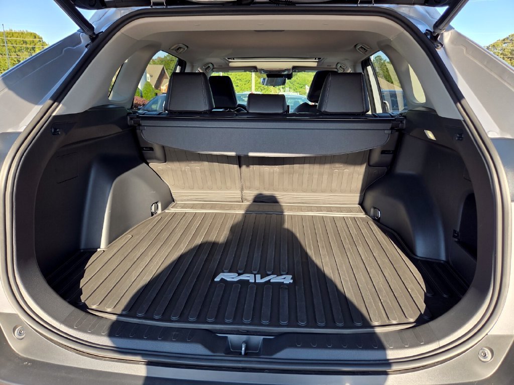 Used 2023 Toyota RAV4 XLE Premium AWD/4WD image 10