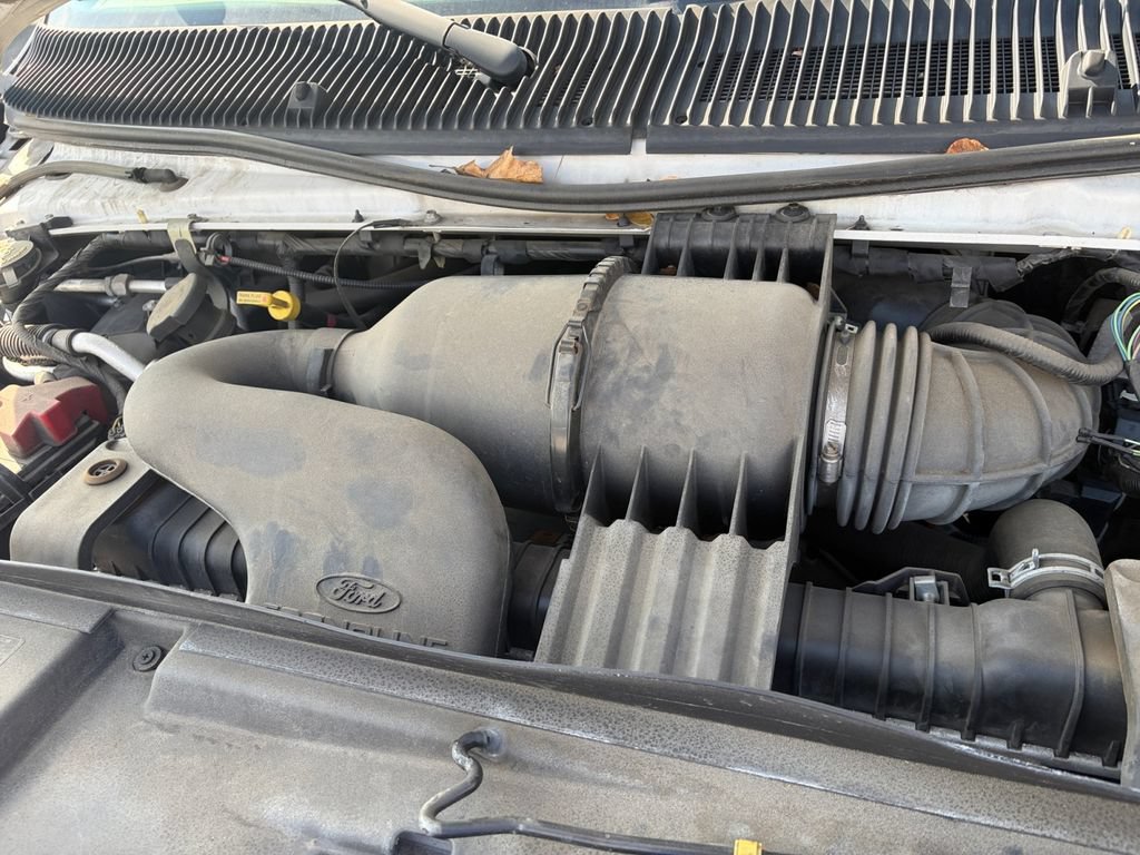 Used 2016 Ford E-350 and Econoline 350 Super Duty RWD image 17