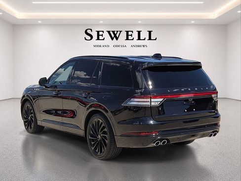 Certified 2025 Lincoln Aviator Reserve w/ Equipment Group 201A AWD/4WD image 3