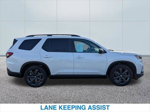 Certified 2025 Honda Pilot Sport image 6