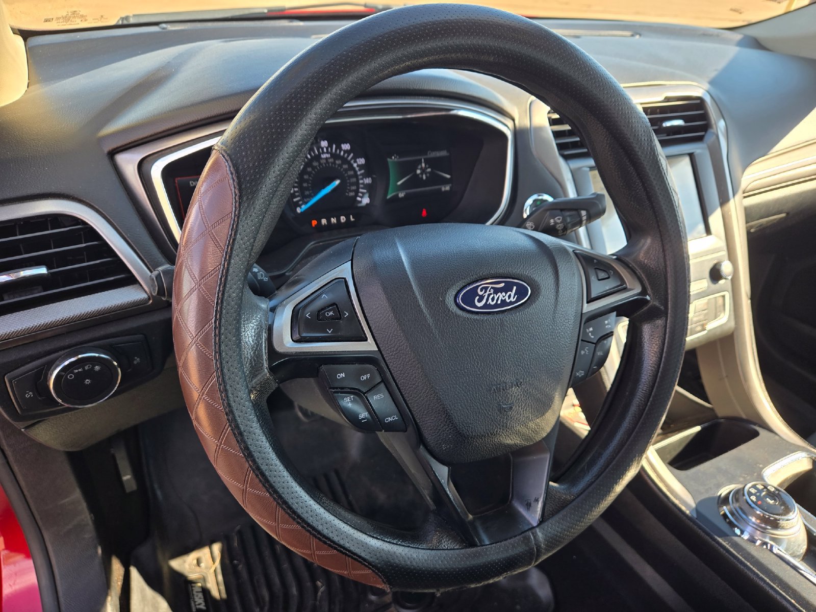 Used 2020 Ford Fusion SE FWD image 9