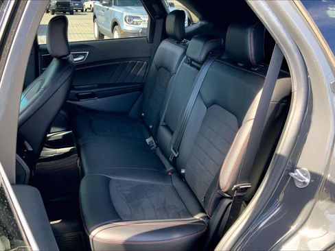 Used 2021 Ford Edge ST-Line FWD image 19