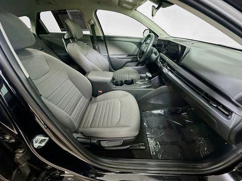 Used 2025 Kia K4 EX image 12