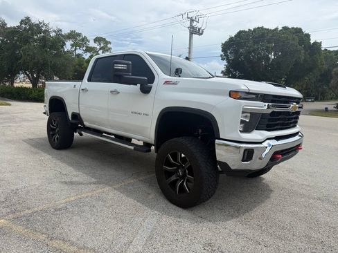 Used 2024 Chevrolet Silverado 2500 LT w/ All Star Edition AWD/4WD image 5