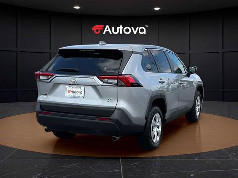 Used 2025 Toyota RAV4 LE AWD/4WD image 5