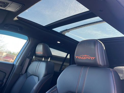 Used 2025 Honda Pilot TrailSport image 17