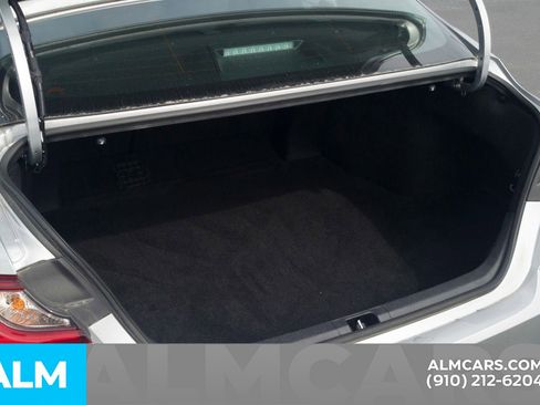 Used 2025 Toyota Camry LE image 9