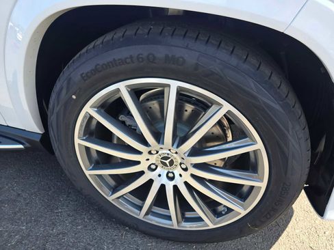 New 2026 Mercedes-Benz GLS 580 4MATIC image 9