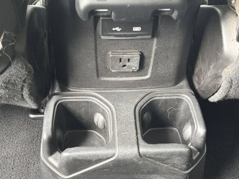 Used 2019 Jeep Wrangler Unlimited Sahara AWD/4WD image 15