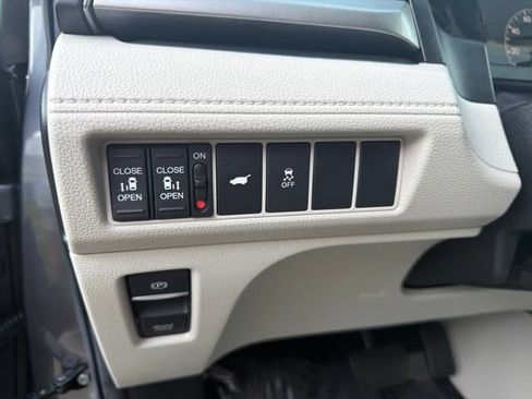 Used 2025 Honda Odyssey EX-L image 24