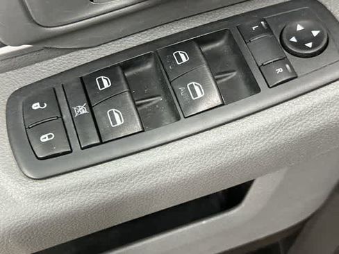 Used 2020 RAM 1500 Classic SLT AWD/4WD image 20