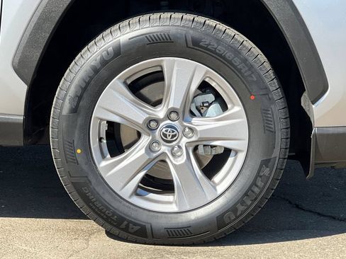 Certified 2025 Toyota RAV4 XLE AWD/4WD image 28