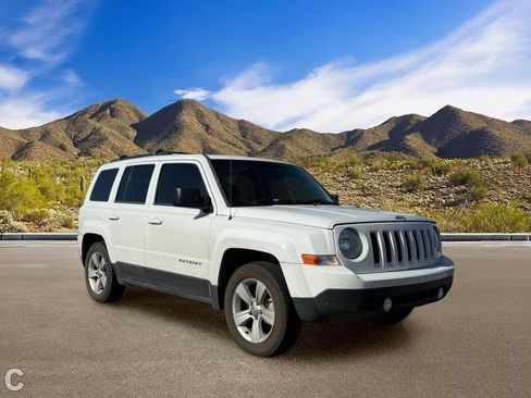 Used 2015 Jeep Patriot Sport w/ Power Value Group FWD image 2