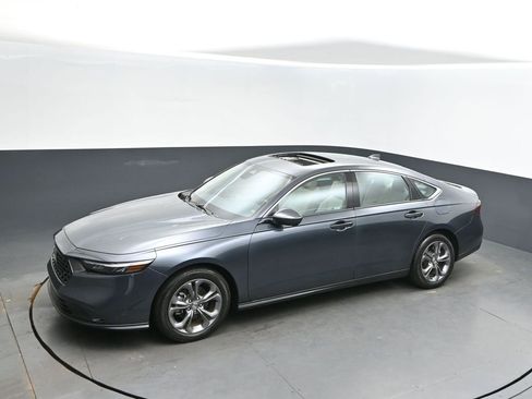 Used 2024 Honda Accord EX image 31