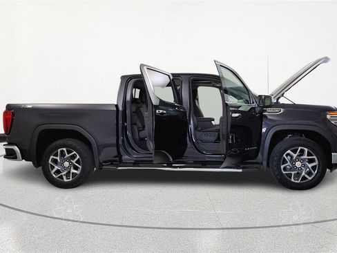 Used 2022 GMC Sierra 1500 SLT w/ SLT Convenience Package image 8