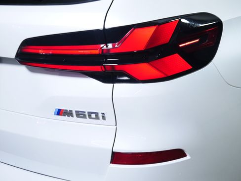 Used 2025 BMW X5 M60i AWD/4WD image 17
