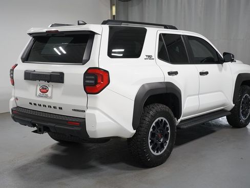 Certified 2025 Toyota 4Runner TRD Off-Road Premium AWD/4WD image 8