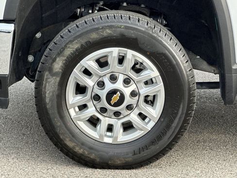 Used 2025 Chevrolet Silverado 2500 LT w/ Convenience Package image 31