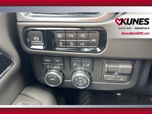 New 2026 GMC Yukon XL Elevation image 22