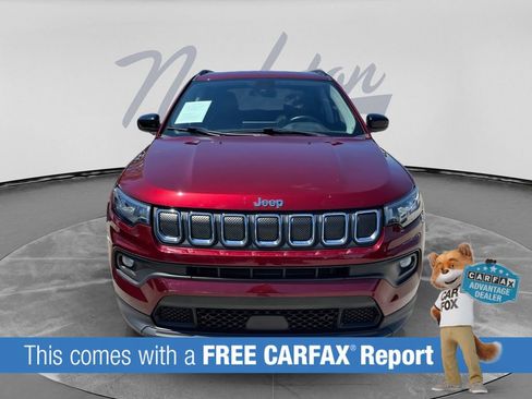 Used 2022 Jeep Compass Latitude w/ Sun and Sound Group AWD/4WD image 2