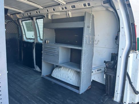 Used 2014 Chevrolet Express 3500 RWD image 16