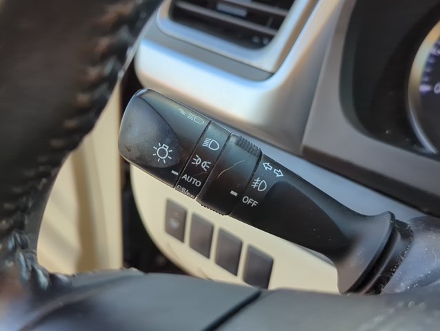 Used 2017 Toyota Highlander Plus w/ Carpet Mat Package AWD/4WD image 18