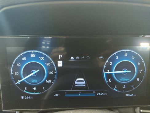 Used 2025 Hyundai Elantra SEL image 23