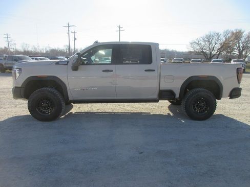 New 2026 GMC Sierra 2500 AT4X w/ AT4X AEV Edition image 10