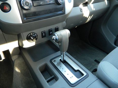 Used 2012 Nissan Frontier SV image 20