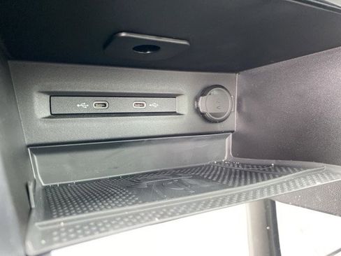 New 2024 Volkswagen Taos SE image 40