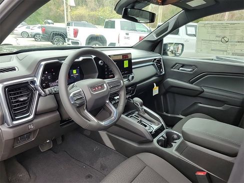New 2025 GMC Canyon Elevation w/ Technology Package image 9